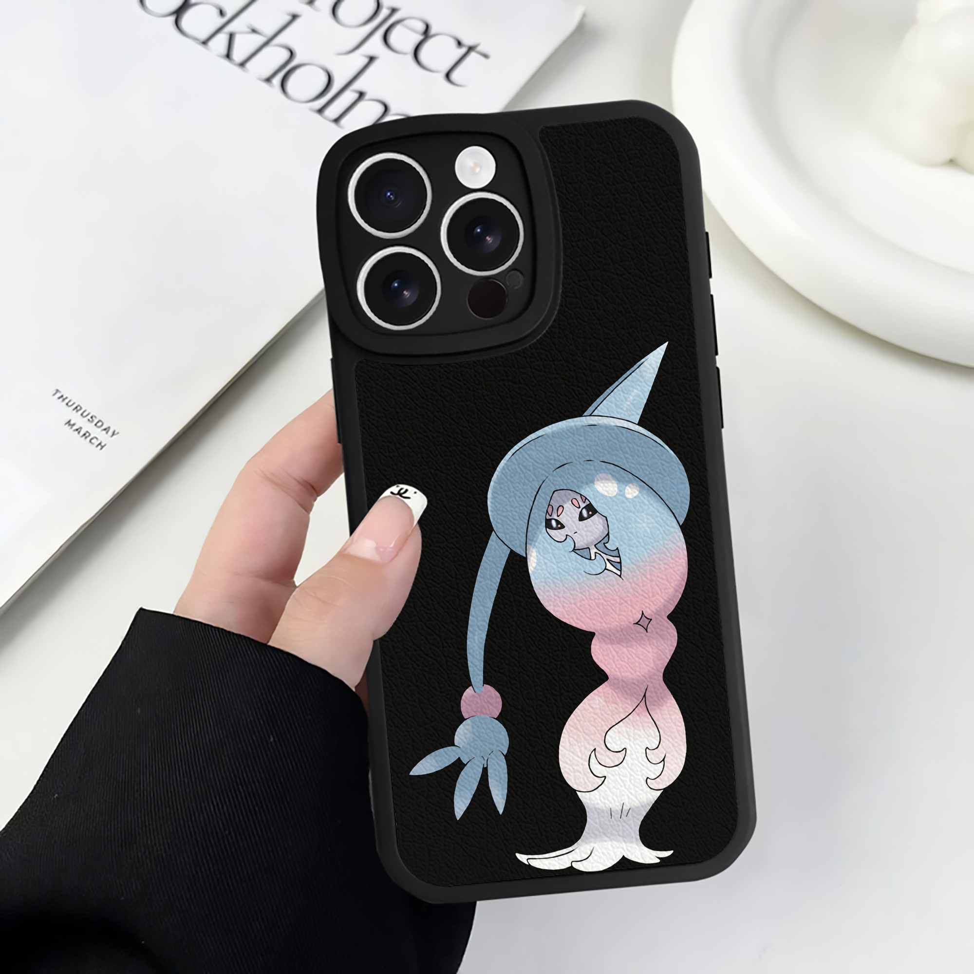 （画像用） ポケットモンスター Pokémon 【iPhone 16シリーズ対応】シリコンスマホケース（レザー調） 材質：シリコン